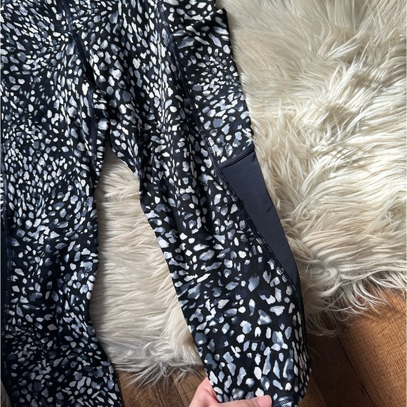 ATHLETA Spotty All In Crop Leggings - Picture 3 of 5